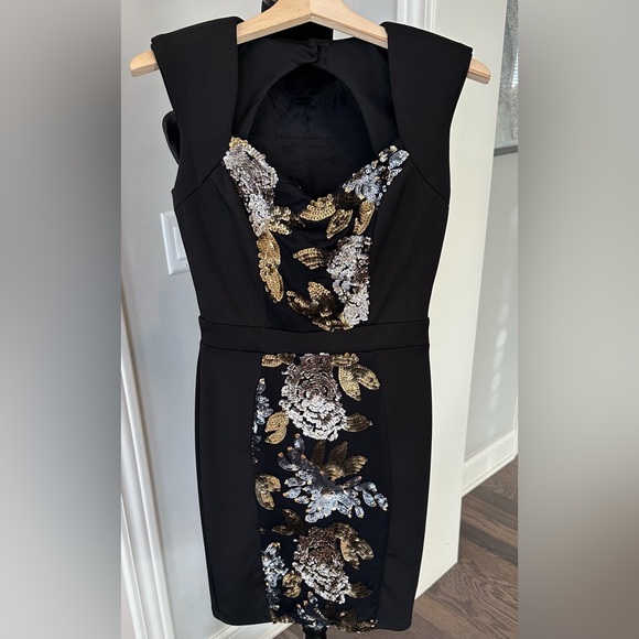 ✨EUC✨ Little Mistress London Bodycon Black with gold and silver sequins Size 4 - Picture 1 of 15
